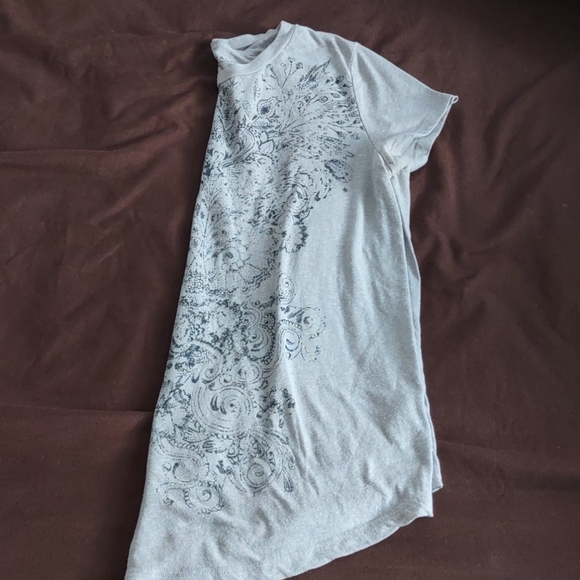Aeropostale lightweight t-shirt w/ floral design - Picture 3 of 5